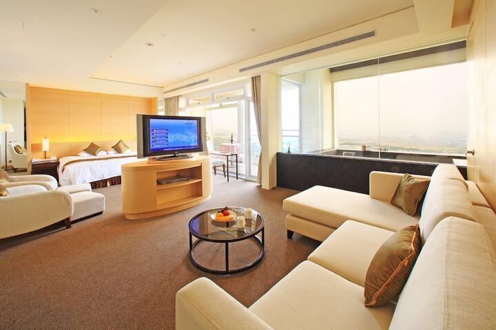 Room 80 of 145