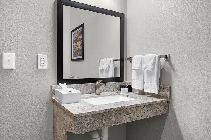 2 Queen Extended Stay Studio (14 of 16)