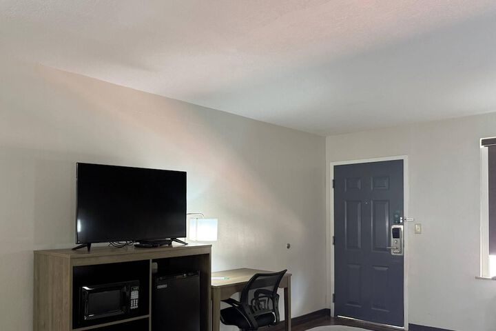 Room 15 of 25
