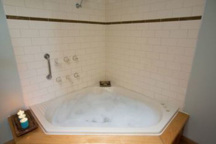 Hot Tub 90 of 108
