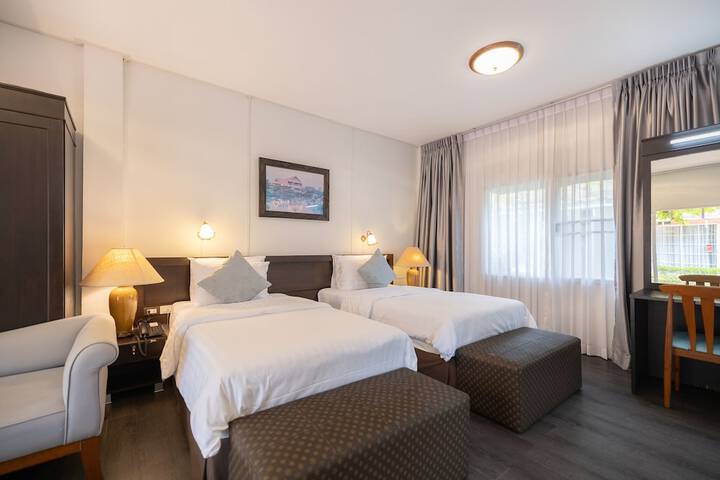 Room 42 of 159