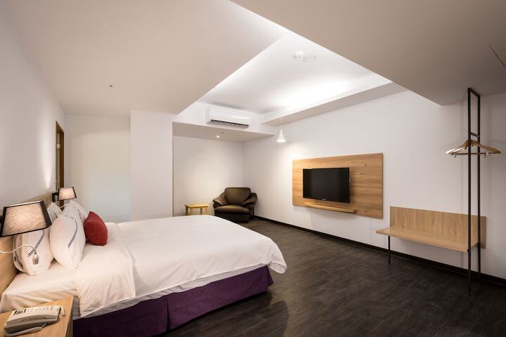 Room 6 of 34