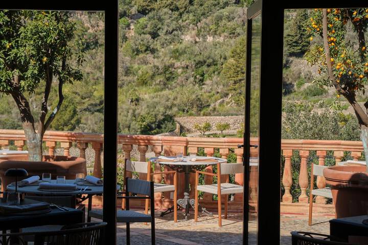 Breakfast/Coffee Service 52 of 72