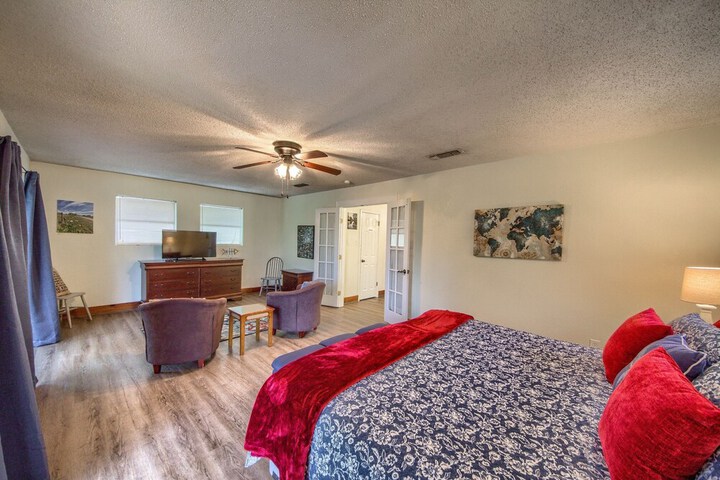 Room 4 of 41