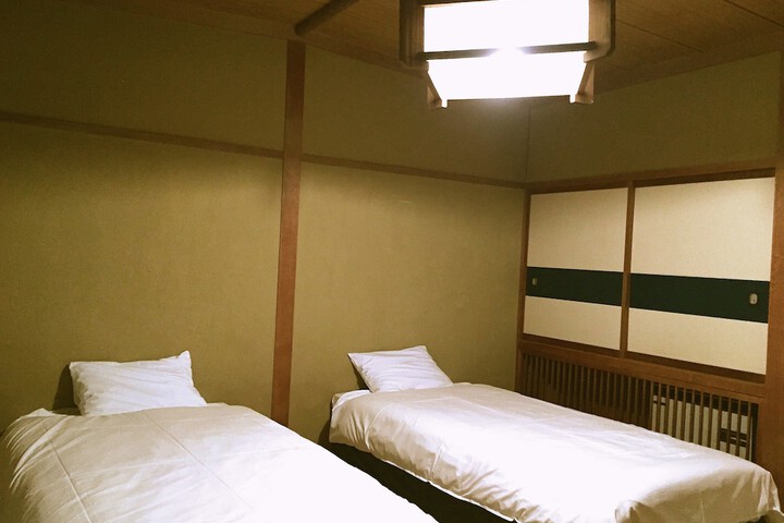 Room 6 of 40