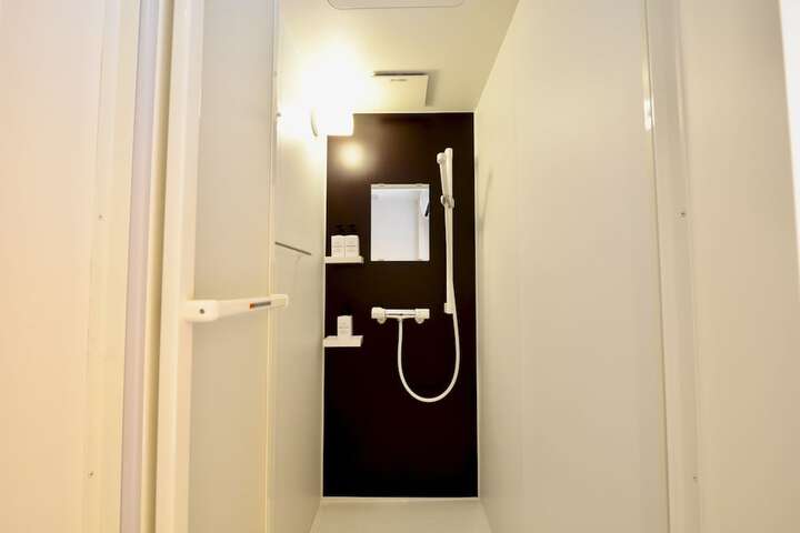 Room 17 of 24
