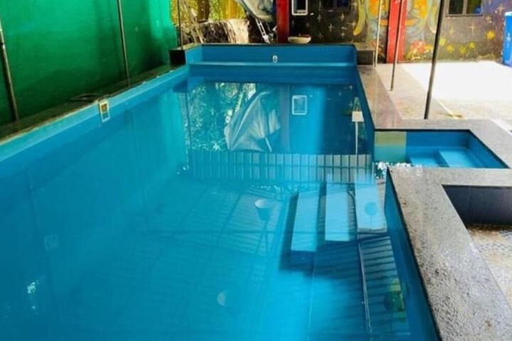 Pool 22 of 25