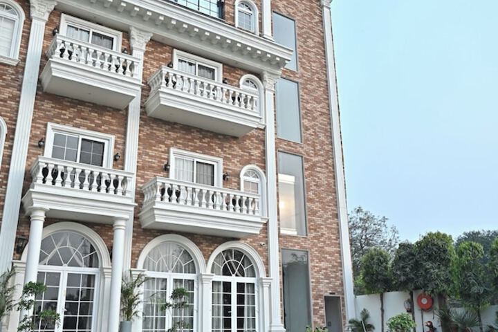 Hotel 144 of 161