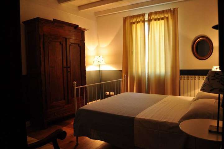 Room 7 of 48