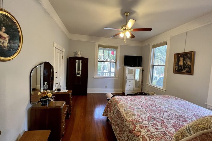 Room 9 of 25