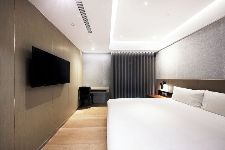 Room 21 of 72