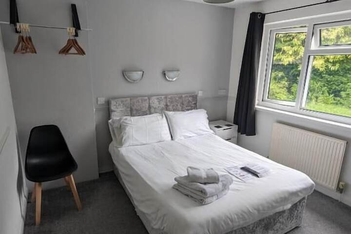 Room 8 of 32