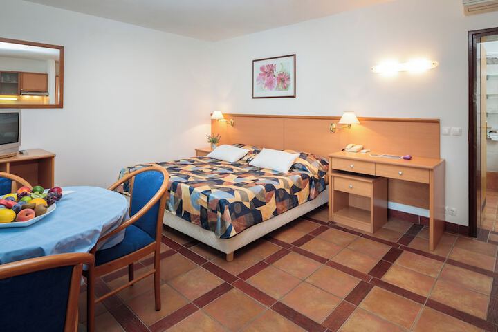 Room 3 of 24