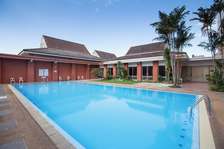 Pool Hotel
