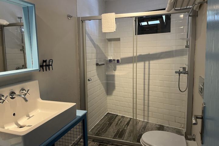 Room 15 of 22