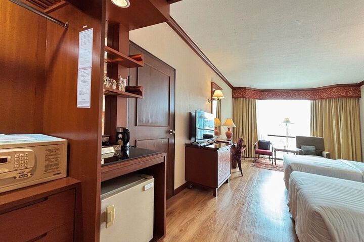Room 26 of 127
