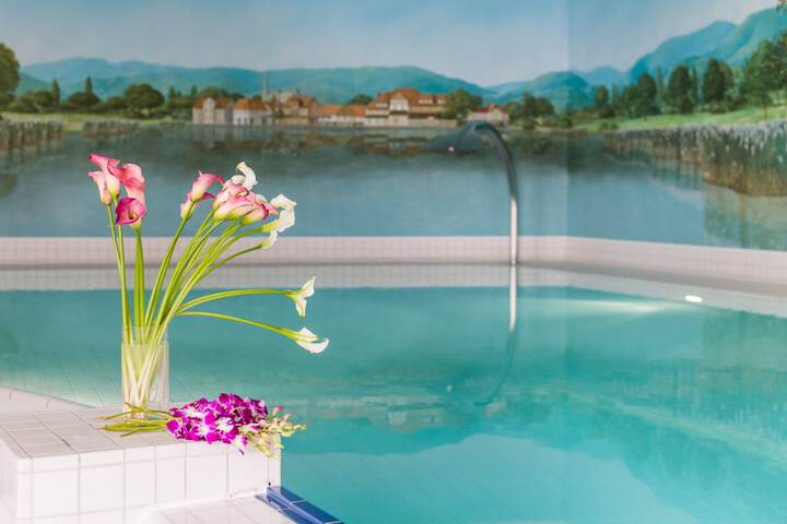Pool Hotel