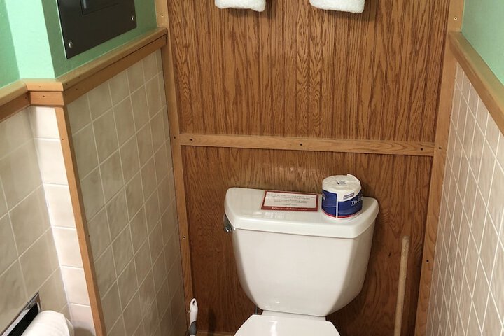 Room 103 of 186