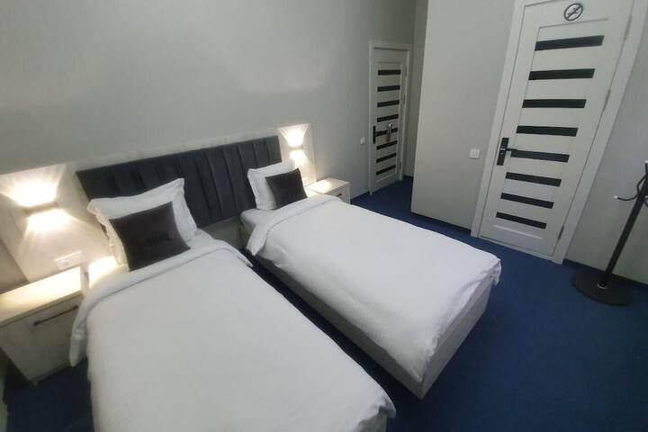 Room 6 of 15