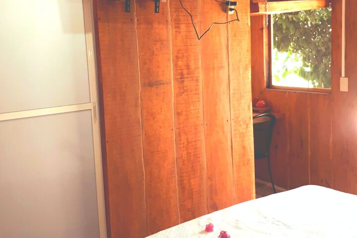Room 2 of 28