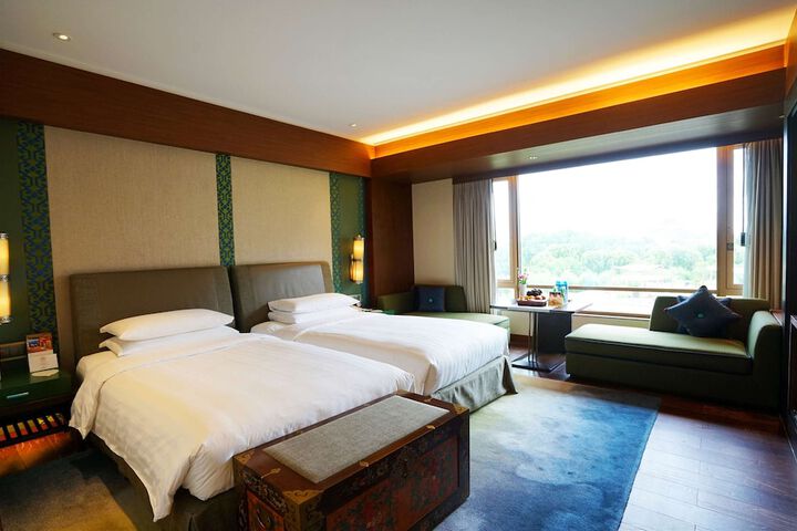 Room 21 of 82