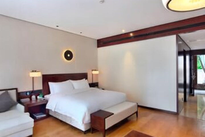 Room 7 of 7
