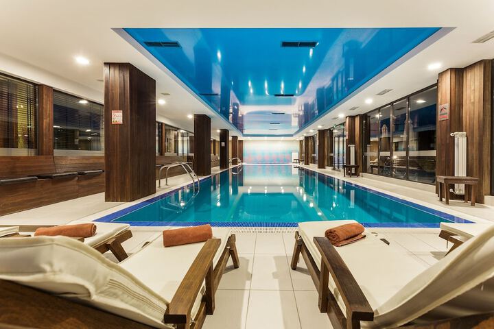 Pool 31 of 76
