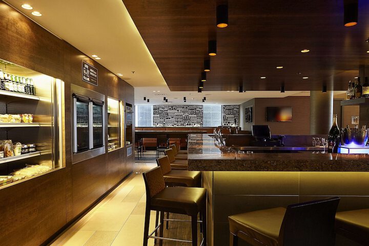 Lounge 41 of 63
