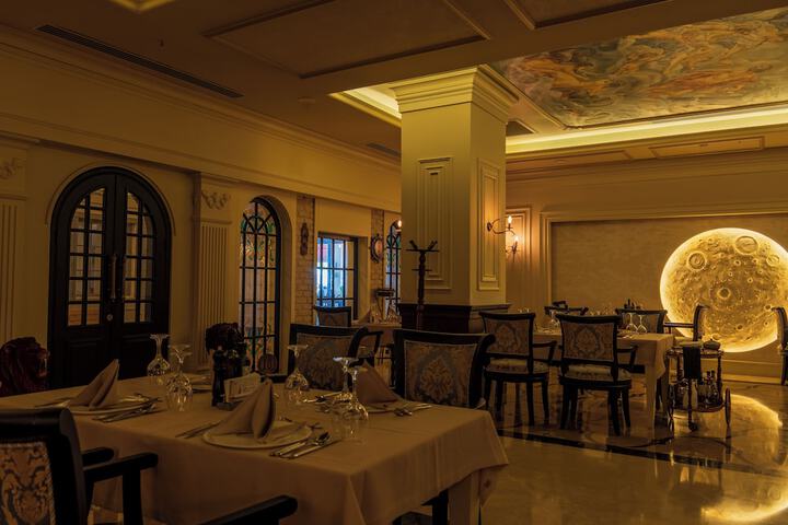 Dining 41 of 72