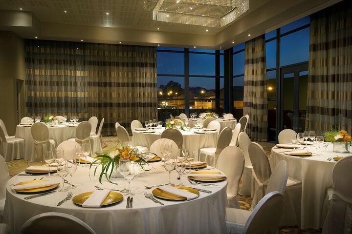 Dining 60 of 78