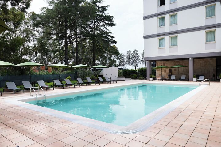 Pool 33 of 54