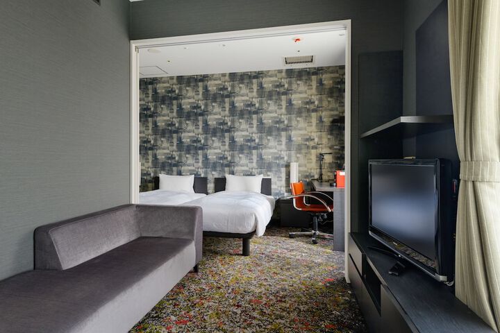 Room 15 of 98