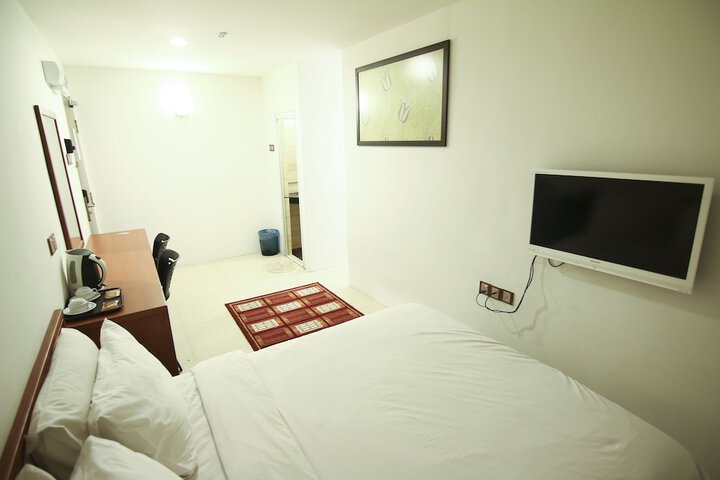 Room 9 of 60