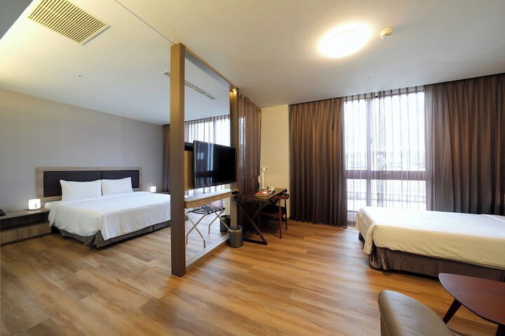 Room 46 of 155