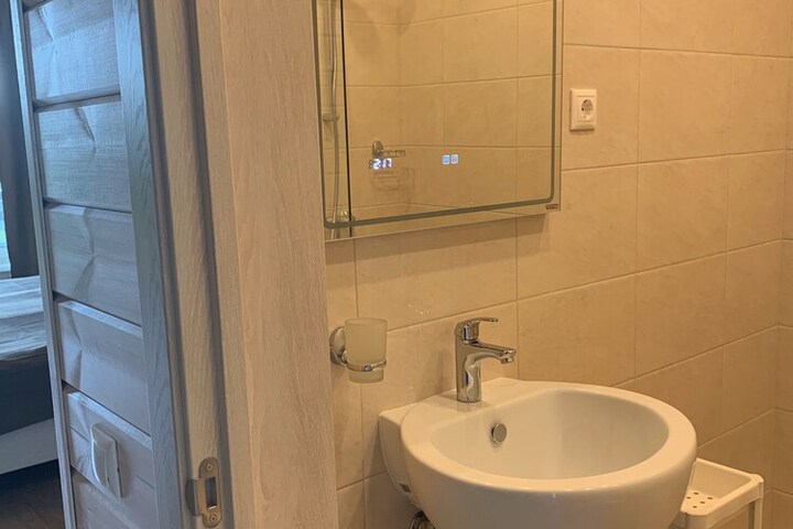 Room 53 of 67