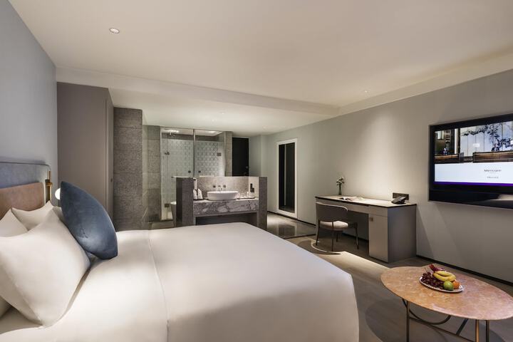 Room 5 of 52