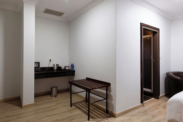 Room 27 of 70