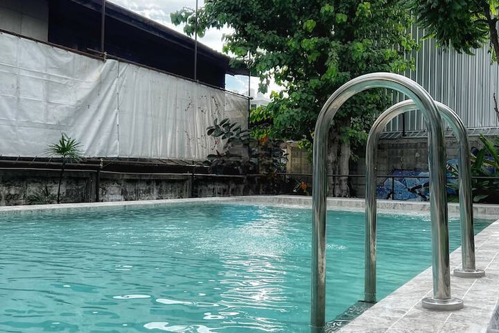 Pool 39 of 60
