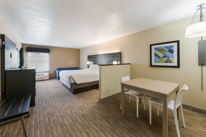 Room 16 of 62