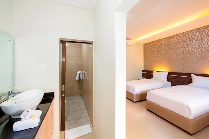 Room 17 of 104