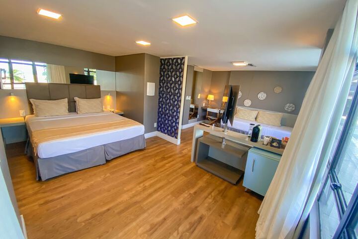 Room 11 of 25