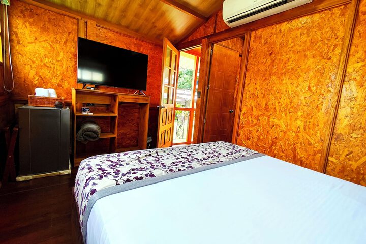 Room 4 of 70