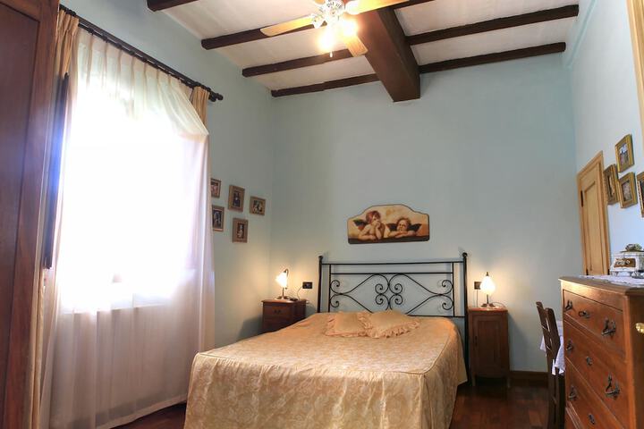 Room 4 of 50