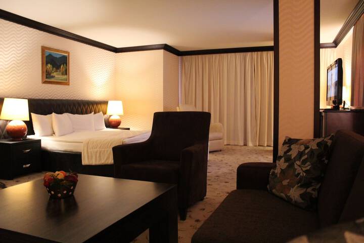 Room 13 of 85