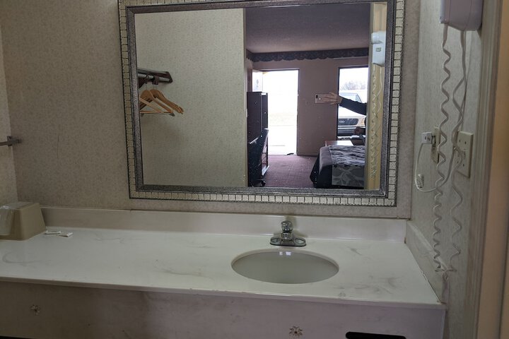 Room 18 of 28