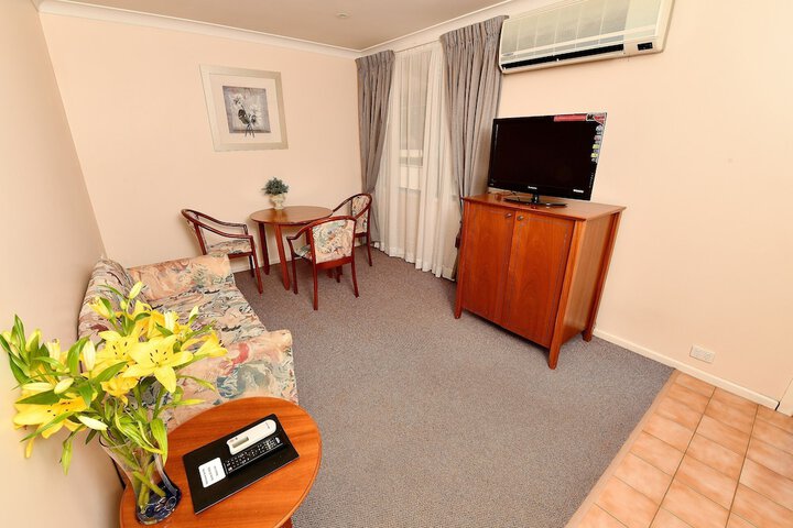 Room 32 of 44