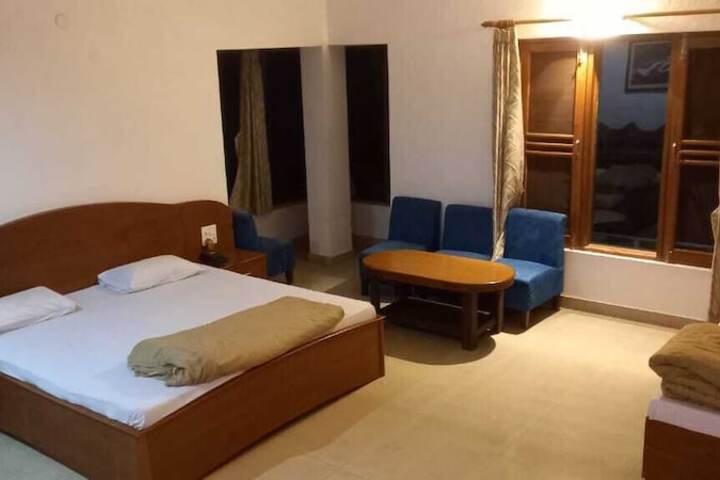 Room 2 of 22