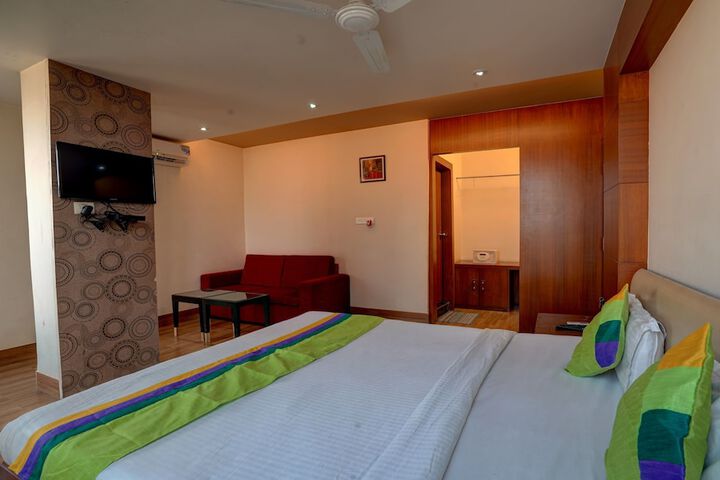 Room 17 of 30