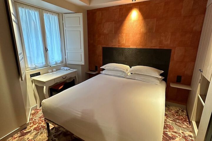 Room 19 of 50