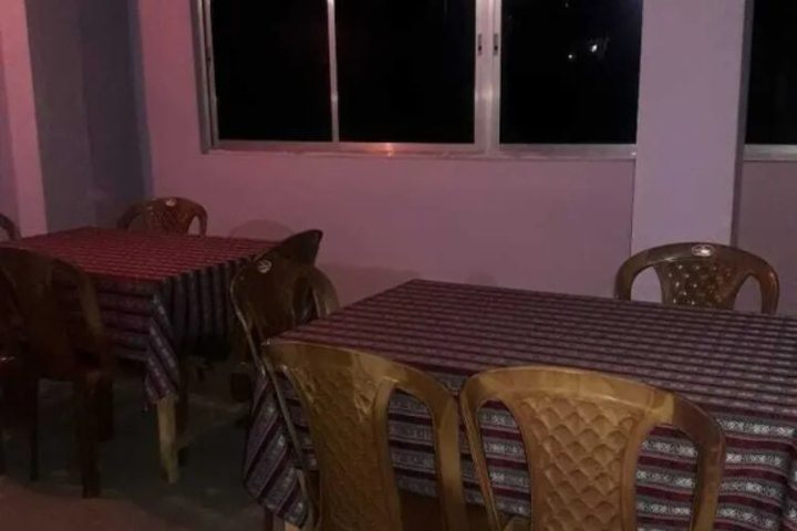 Dining 15 of 15